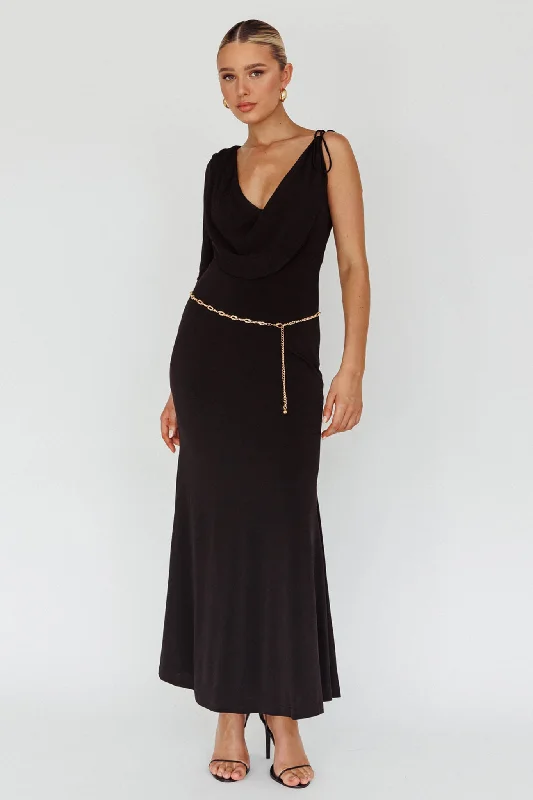 Casual outfits that elevate your style   Star Walker One Sleeve Maxi Dress Black