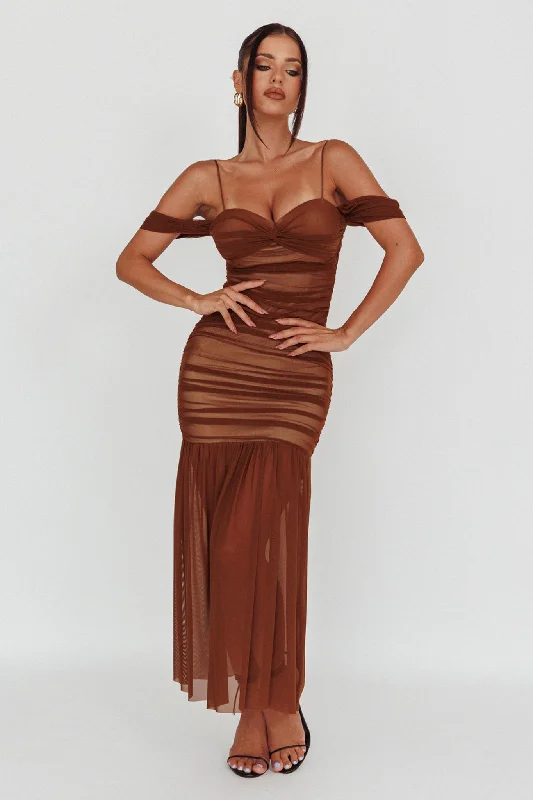 Express your style with fashionable women’s clothing La Salle Ruched Mesh Maxi Dress Chocolate Express your style with fashionable women’s clothing La Salle Ruched Mesh Maxi Dress Chocolate